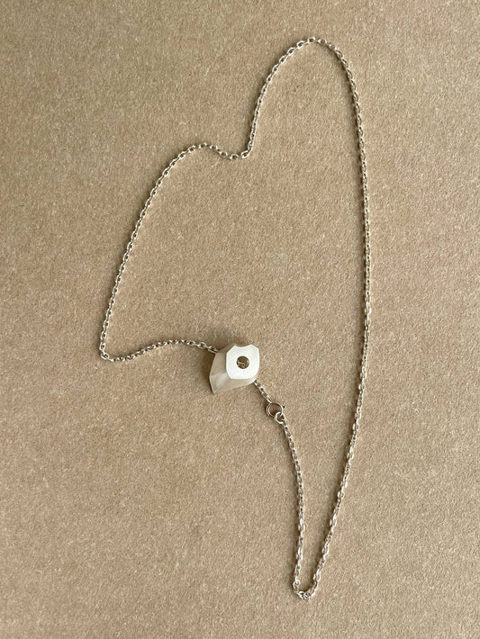 M05