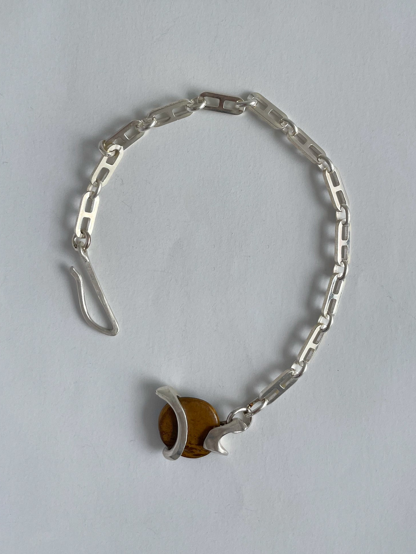 plate stone bracelet