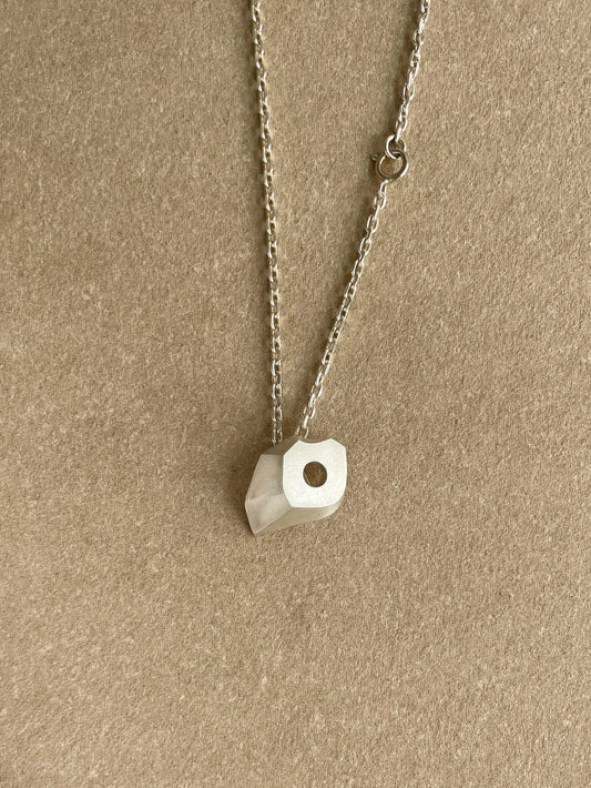 M05