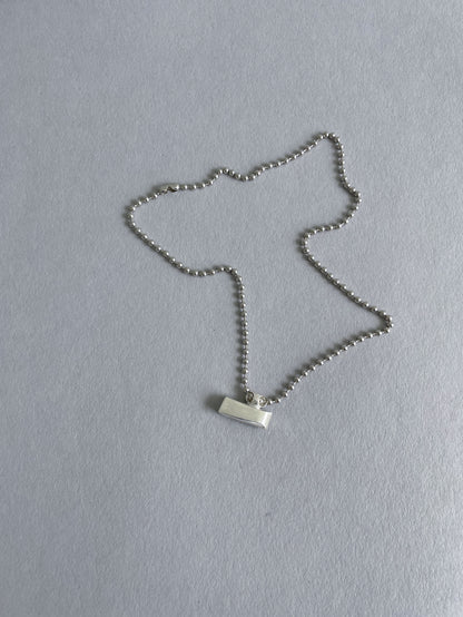 leaf3 quartz necklace